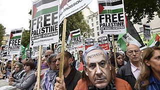 Netanyahu'nun İngiltere ziyareti protesto edildi