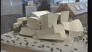 Yaşayan en ünlü mimar Frank Gehry LACMA'da