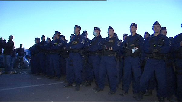 Ουγγαρία: Ακόμα και κατάσταση έκτακτου ανάγκης εξετάζει η κυβέρνηση Ουγγαρία: Ακόμα και κατάσταση έκτακτου ανάγκης εξετάζει η κυβέρνηση