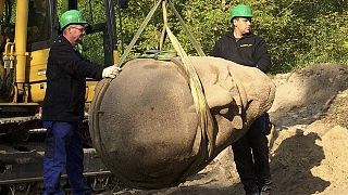 Berlino: torna alla luce statua di Lenin, andrà in un museo