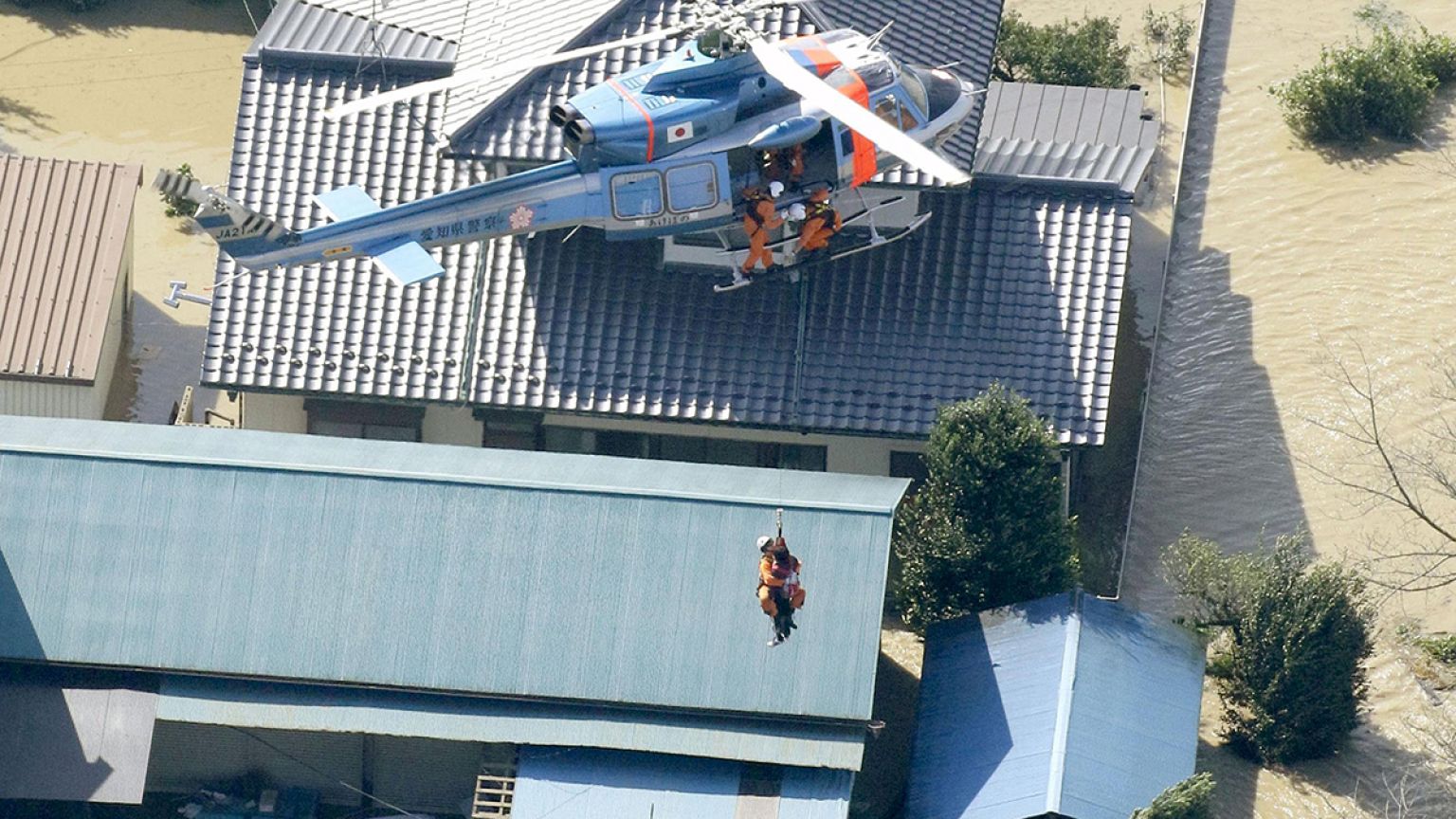 Japonya'da sel felaketi can aldı