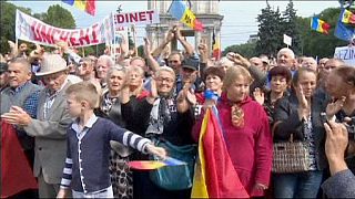 Óriási tüntetés Moldovában az elnök távozásáért