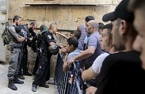 Για τρίτη ημέρα συνεχίζονται οι συγκρούσεις στο τέμενος Αλ Άκσα