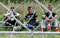 Menekültnek és riporternek is új helyzet a lezárt határ
