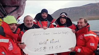 El trimarán Qindao China establece un nuevo récord cruzando el Ártico en 13 días