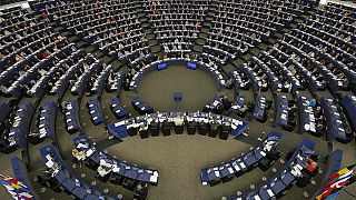 Parlamento Europeu aprova recolocação de mais 120 mil refugiados