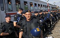 Refugiados: Hungria fecha fronteiras e Croácia é nova rota rumo à Alemanha
