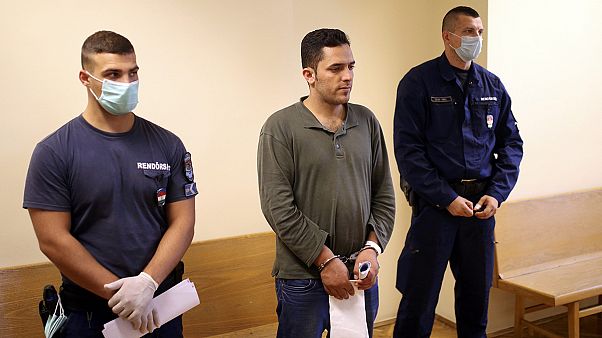 La Hongrie expulse les réfugiés La Hongrie expulse les réfugiés
