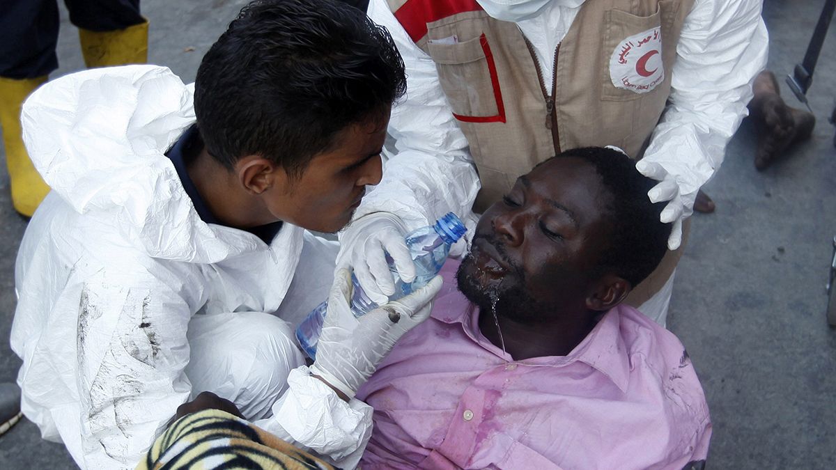 Al menos 7 muertos al naufragar una lancha con inmigrantes cerca de Libia
