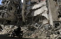 قصف جوي على حلب وتدمر ومحادثات اميركية-روسية