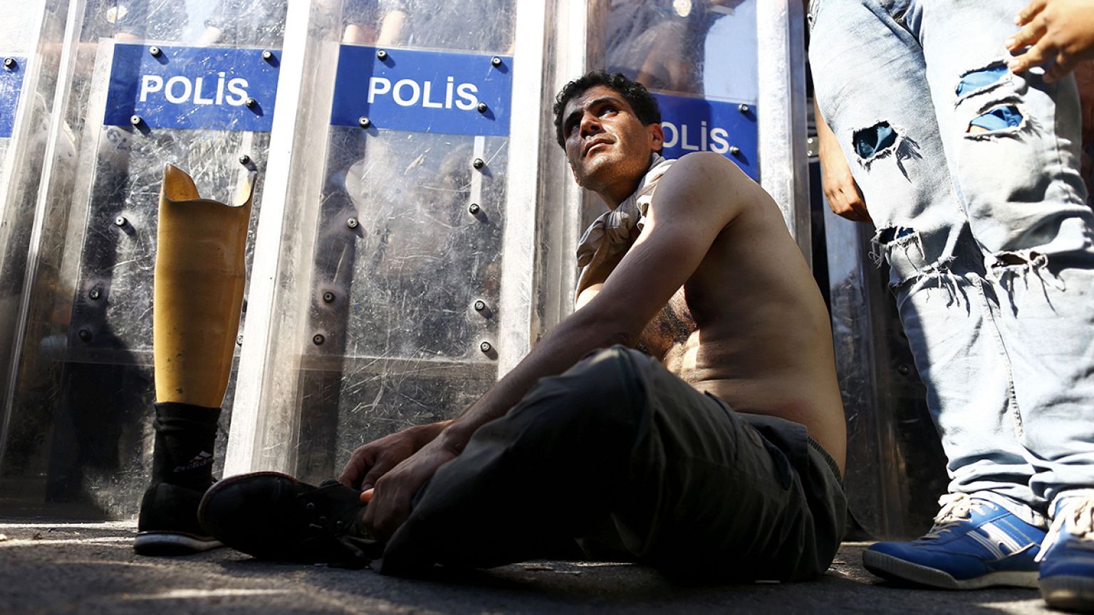 Davutoğlu dünya liderlerine mektup yazacak