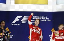 Vettel vence em Singapura, Hamilton abandona mas continua tranquilo