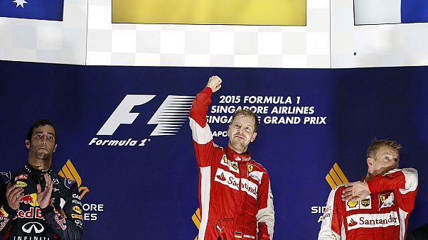 Speed: Θρίαμβος του Φέτελ και της Ferrari στη Σιγκαπούρη Speed: Θρίαμβος του Φέτελ και της Ferrari στη Σιγκαπούρη