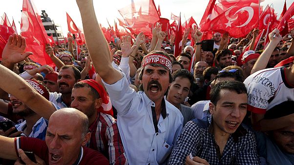 گردهمایی اهالی استانبول در محکومیت تروریسم گردهمایی اهالی استانبول در محکومیت تروریسم