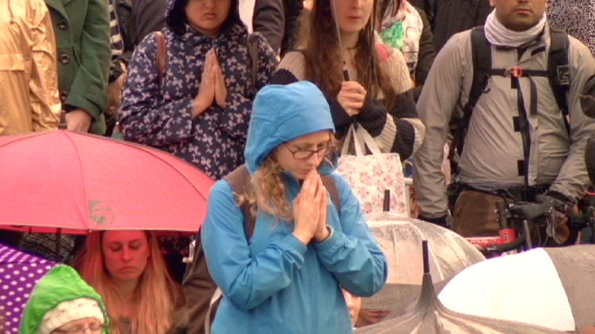Londoners meditate on World Peace Day