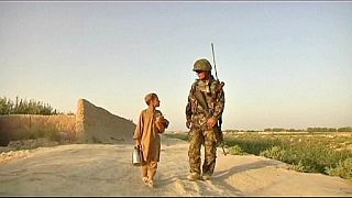 Az amerikai hadsereg szemet hunyt afgán kamaszok molesztálása fölött?