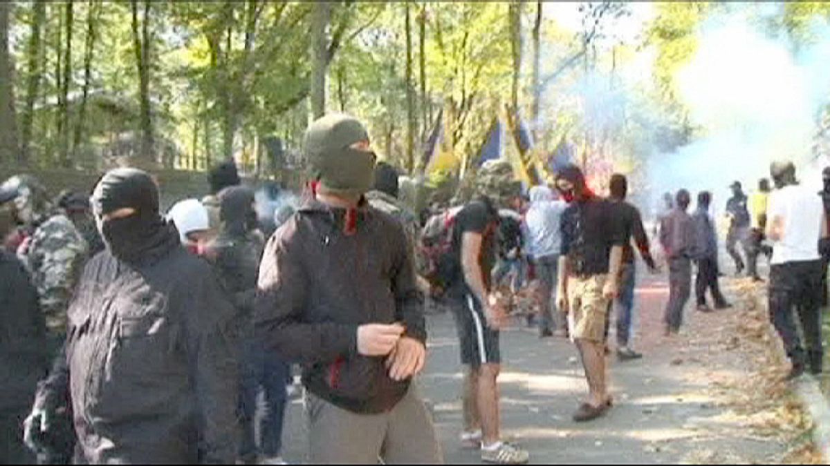 Ukrayna'nın doğusunda Rus karşıtları sokağa indi