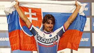 Peter Sagan enfile le maillot arc-en-ciel