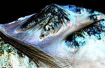 La NASA revela la existencia de agua líquida y salada en Marte