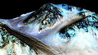 NASA: folyékony víz van a Marson