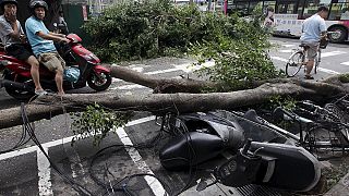 El tifón Dujuan avanza hacia el interior de China tras devastar Taiwán