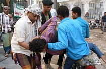 عربستان پس از بمباران غیرنظامیان یمنی، کمک غذایی و دارو فرستاد