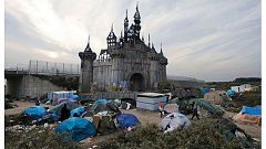 O Banksy μετατρέπει την «Dismaland» σε άτυπο καταυλισμό μεταναστών