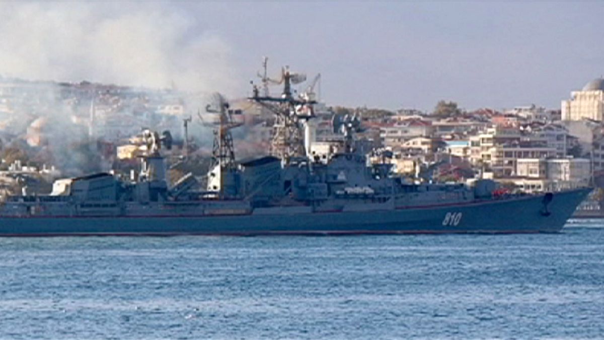 Embouteillages de navires de guerre russes dans le Bosphore