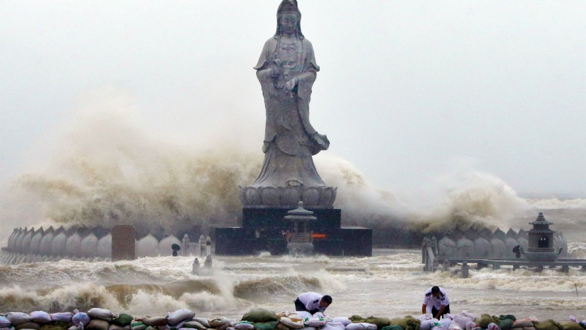 Costly clear up in China after Typhoon Dujuan hits Fujian
