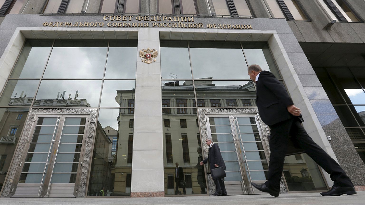 Россия: Совет Федерации одобрил использование Вооруженных сил РФ в Сирии