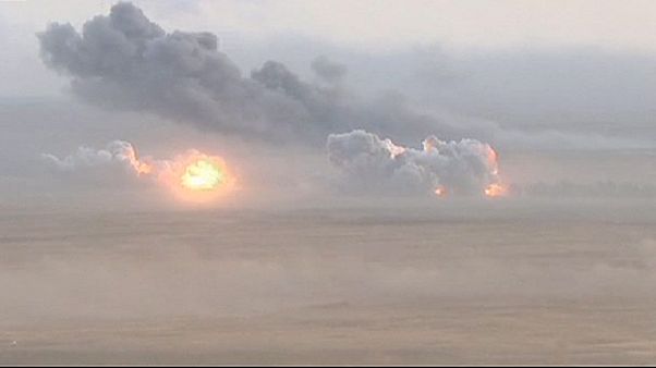 Rússia bombardeia alvos na Síria Rússia bombardeia alvos na Síria