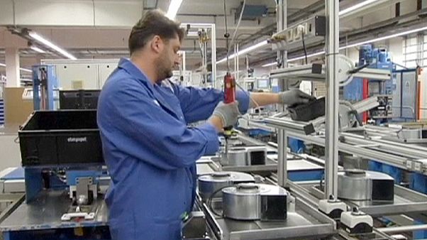 Atividade industrial na zona euro cresce a ritmo mais baixo em setembro Atividade industrial na zona euro cresce a ritmo mais baixo em setembro