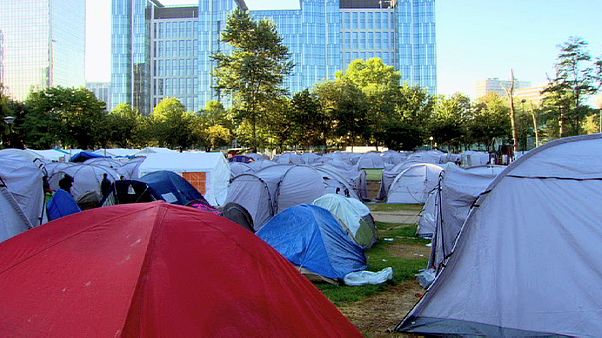 Démantèlement du camp de réfugiés à Bruxelles Démantèlement du camp de réfugiés à Bruxelles