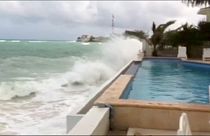 الإعصار جْوَاكِين يضرب في الباهاماس ويهدد الولايات المتحدة