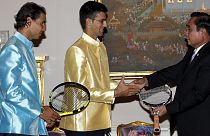 Tennis: Djokovic and Nadal give racquets to Thai PM