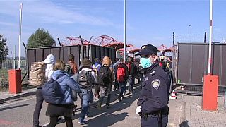 Migrant crisis: Hungary poised to shut unofficial border crossings with Croatia