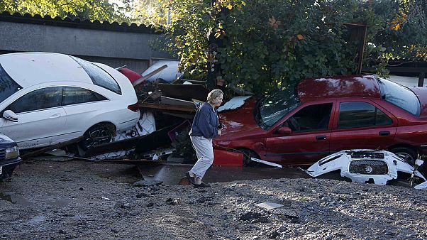 Almeno 13 morti in Costa Azzurra, sconvolta da piogge e alluvioni, strade sommerse a Cannes e a Nizza, treni bloccati Almeno 13 morti in Costa Azzurra, sconvolta da piogge e alluvioni, strade sommerse a Cannes e a Nizza, treni bloccati
