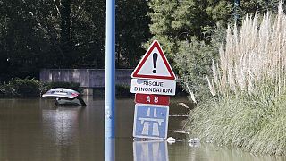 Γαλλική Ριβιέρα: Τις πληγές τους μετρούν οι πλημμυροπαθείς