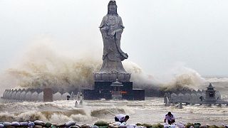 Typhoon Mujigae rips through Southern China