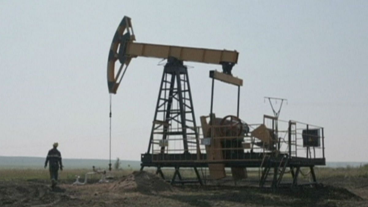 Rusia quiere negociar con la OPEP una reducción de la oferta petrolífera para detenar la caída de los precios