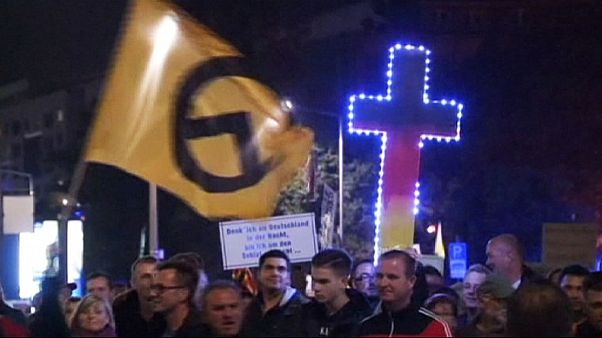 Pegida-Demonstration in Dresden: "Das grenzt schon an Landesverrat" Pegida-Demonstration in Dresden: "Das grenzt schon an Landesverrat"