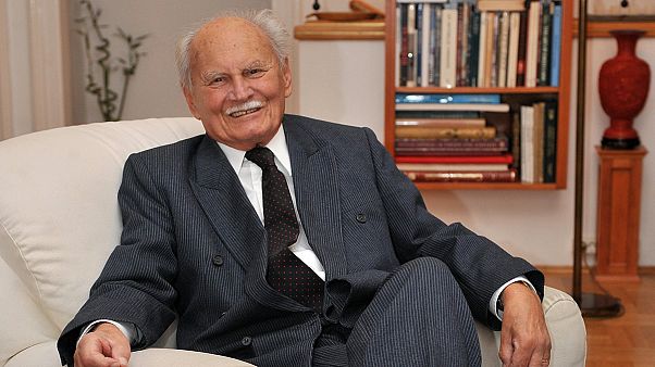 Meghalt Göncz Árpád Meghalt Göncz Árpád