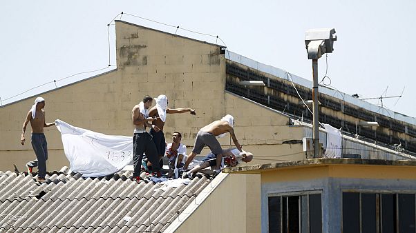Motín con rehenes en un presidio de Brasil Motín con rehenes en un presidio de Brasil