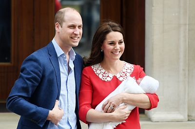 Britain\'s Prince William, Duke of Cambridge (L) stands next to his wife Catherine (R), Duchess of Cambridge who holds their newborn son outside the Lindo Wing at St. Mary\'s Hospital  in Paddington, London, Britain, 23 April 2018. The baby boy is the royal couple\'s third child and fifth in line to the British throne.