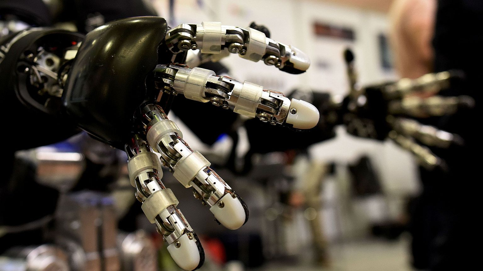 Katil robotlar cini şişeden çıkmak üzere!