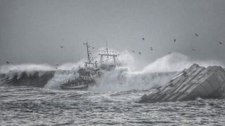 [Fotos] Naufragio frente al puerto de Figueira da Foz