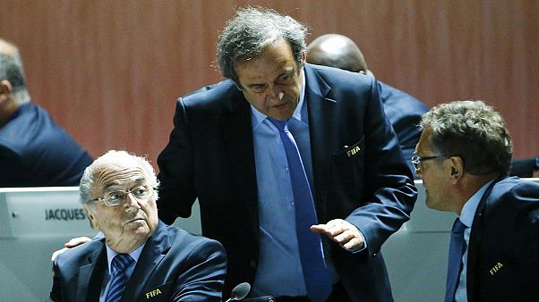 Sepp Blatter et Michel Planini suspendus pour 90 jours Sepp Blatter et Michel Planini suspendus pour 90 jours