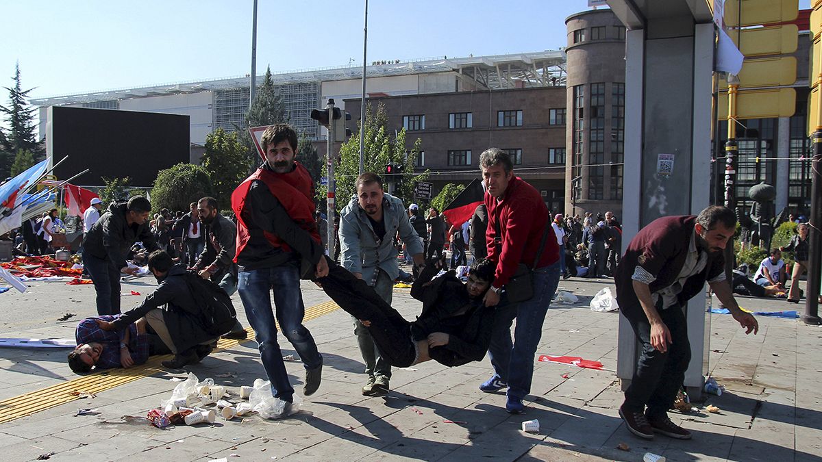 Турция. Растет число жертв взрывов в центре Анкары