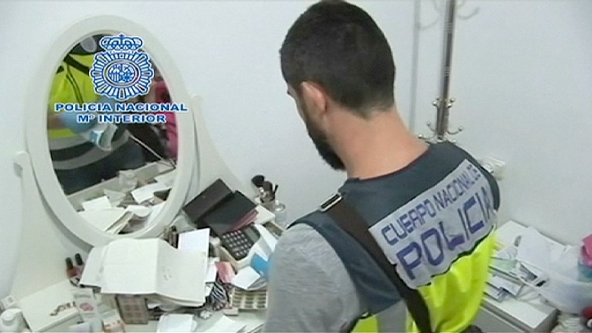 Letartóztattak 89 embert embercsempészetért Spanyolországban