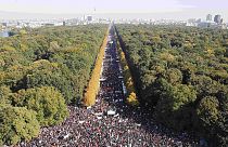 Manifestación mulltitudinaria en Berlín contra el acuerdo de libre comercio entre la UE y EEUU